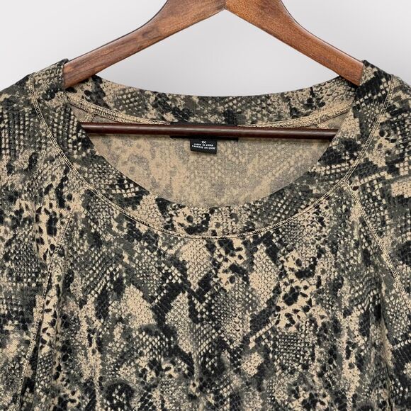 Sanctuary Snakeskin Pullover Sweater Women 1X Multicolor Raglan Long Sleeves Y98 - Picture 2 of 13